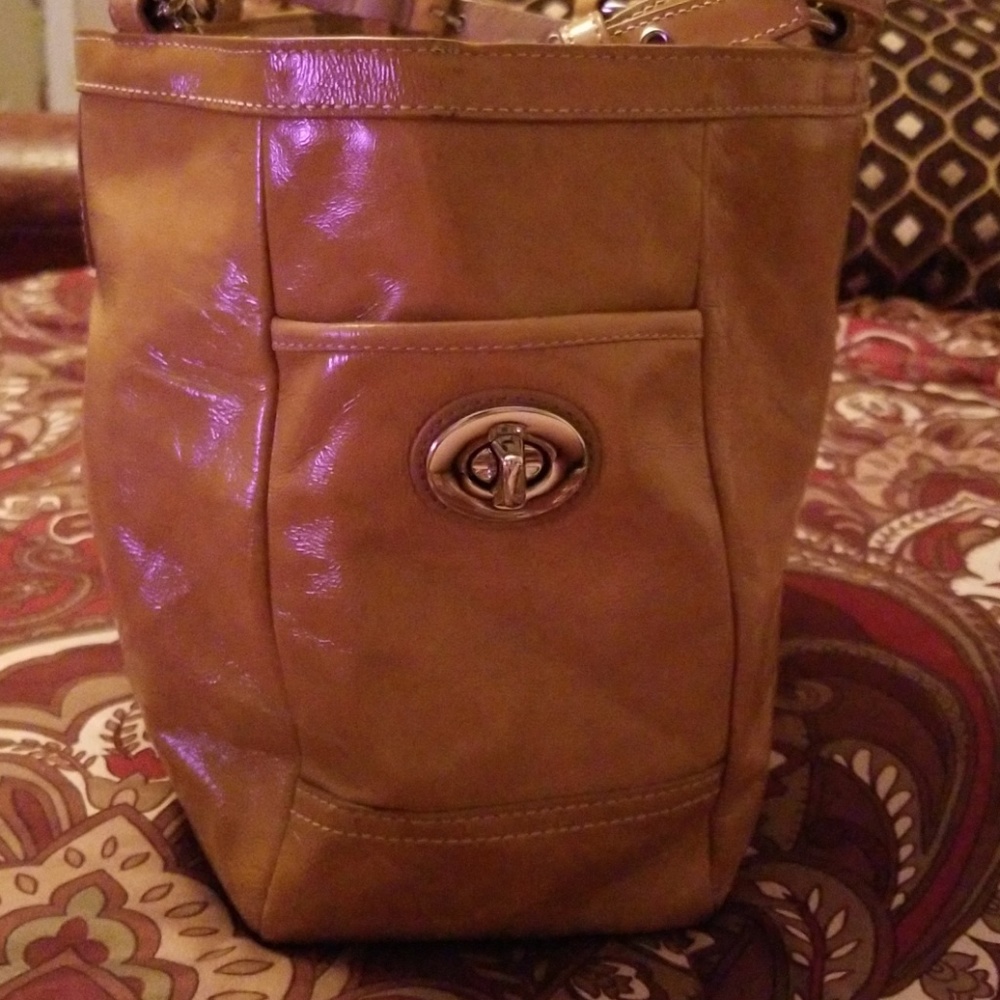 Coach - Picture 4 of 8